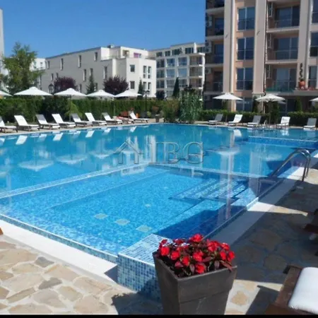 Sunny 6 Pers Avec Piscine Апартаменты Солнечный берег